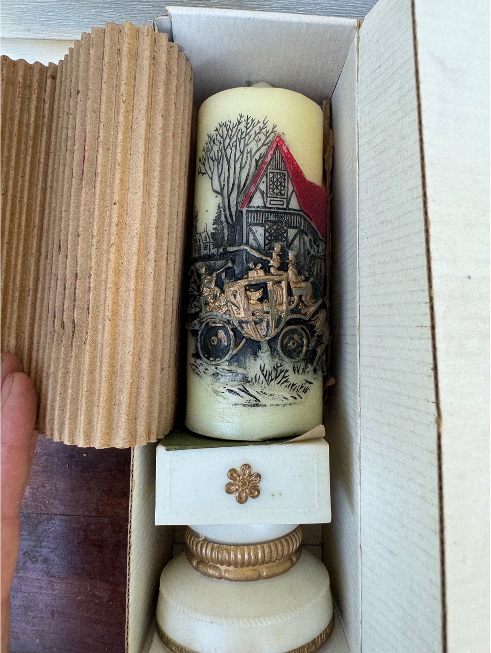 Vintage 1970’ HOLIDAY ELEGANCE Candle 3D Horse Carriage 5.25”  Original Base